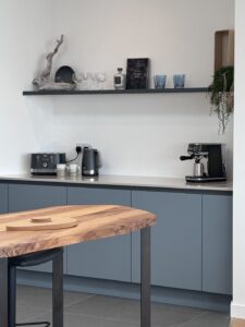 Dedicated breakfast bar